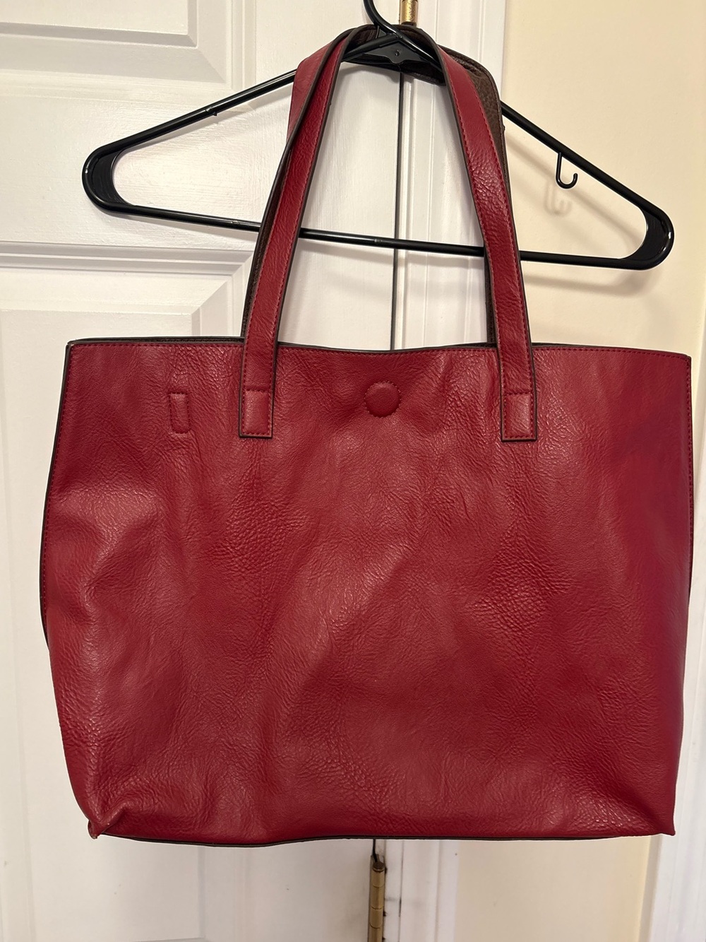 Classic Red Leather Tote Bag - Versatile Everyday Carry